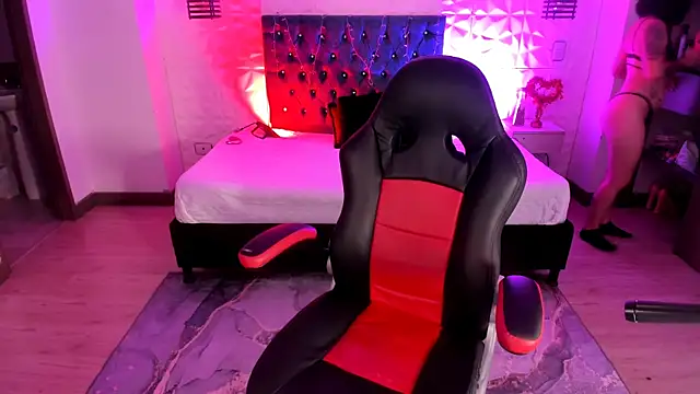 Snapshot of isaa_dl chatting on 11/21/25, 09:57 isaa dl online show from 11/21/25, 09:57