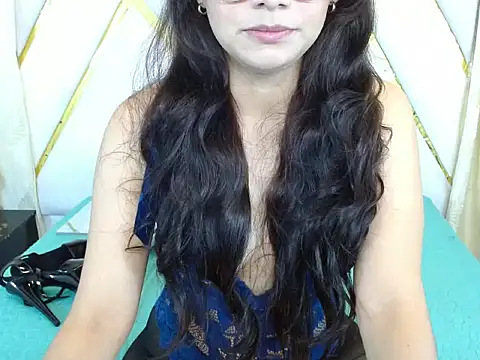 Ariadna Wells online show from 12/16/25, 01:27