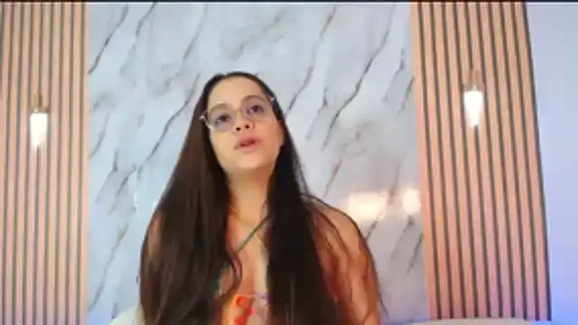 PiaGelvez online show from 11/25/25, 07:25