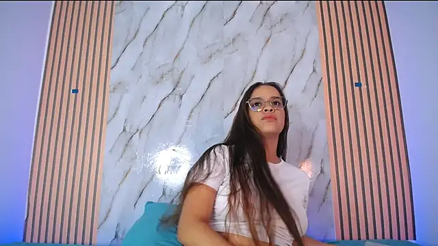 PiaGelvez online show from 01/13/26, 08:03