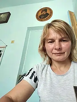 Snapshot of Masha412111 chatting on 06/11/26, 08:56 Masha412111 online show from 06/11/26, 08:56