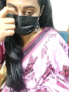 Snapshot of Dheronika_sweetie chatting on 10/06/25, 11:07 Dheronika sweetie online show from 10/06/25, 11:07