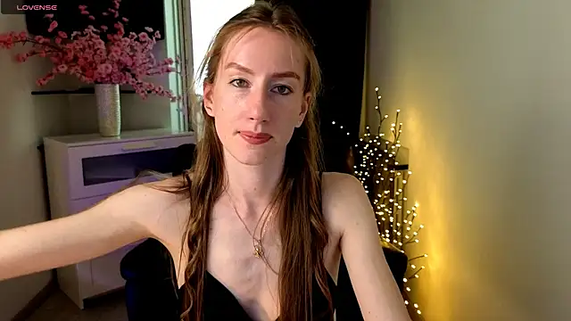 Snapshot of GoldenRose_ chatting on 05/15/26, 01:18 GoldenRose online show from 05/15/26, 01:18