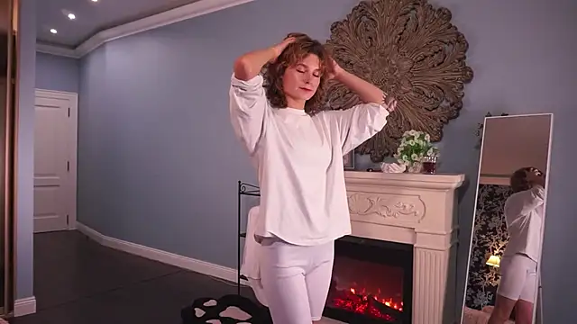 Snapshot of BellaReppert chatting on 10/08/25, 08:28 BellaReppert online show from 10/08/25, 08:28