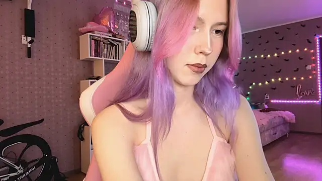 Jerrieberry online show from 12/15/25, 01:37