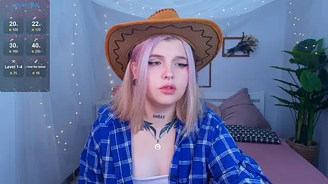 Shad0wPurr online show from 10/11/25, 10:36