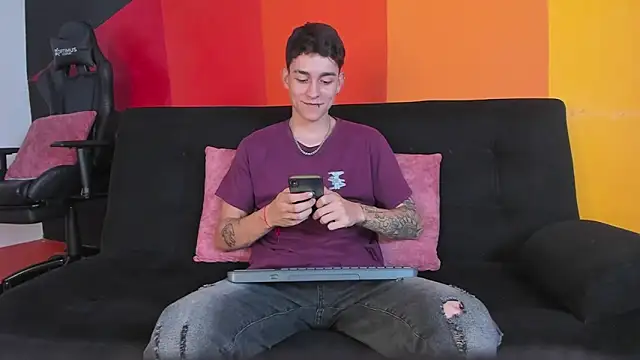 Snapshot of LukeSavagge chatting on 10/16/25, 01:56 LukeSavagge online show from 10/16/25, 01:56