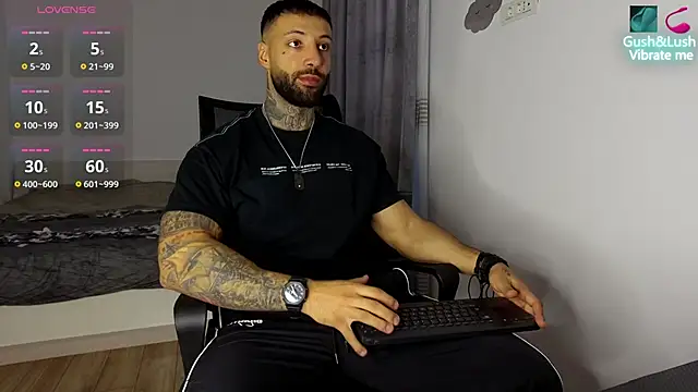 MasculineGuy99 online show from 10/26/25, 05:13