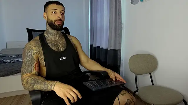 MasculineGuy99 online show from 11/12/25, 06:58