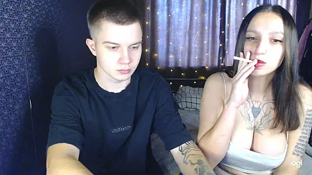 Snapshot of Mark_and_Wendy chatting on 10/11/25, 05:39 Mark and Wendy online show from 10/11/25, 05:39