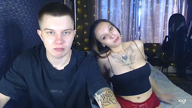 Snapshot of Mark_and_Wendy chatting on 10/12/25, 05:39 Mark and Wendy online show from 10/12/25, 05:39