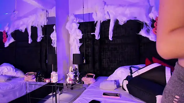 Latin Pleasures online show from 10/23/25, 08:18