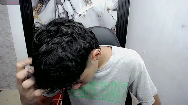 Im david02 online show from 12/04/25, 01:09