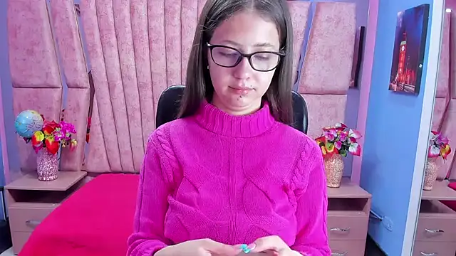 sarah sweett  online show from 10/22/25, 02:28