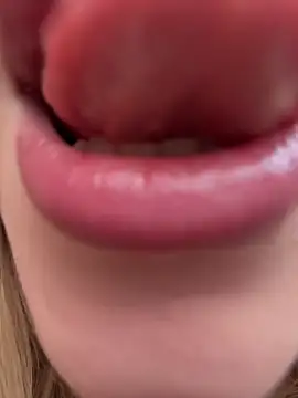 Snapshot of RollDolls chatting on 11/01/25, 05:09 RollDolls online show from 11/01/25, 05:09