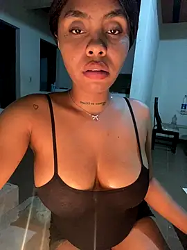 Snapshot of Itanydiorr chatting on 11/15/25, 03:48 Itanydiorr online show from 11/15/25, 03:48