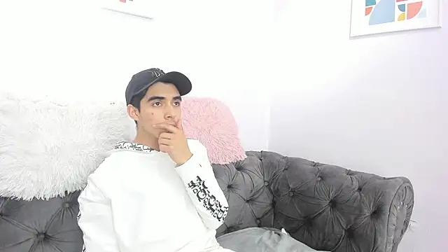 Hottie Guy online show from 10/29/25, 05:47