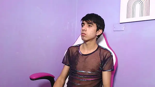 Hottie Guy online show from 12/16/25, 02:22