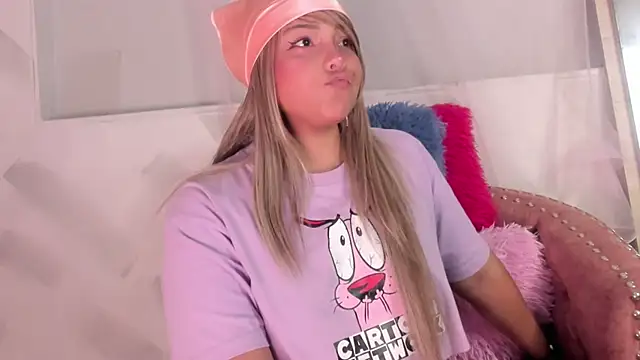 Molly Logan online show from 11/26/25, 08:54