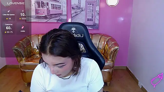 mia foster t online show from 11/22/25, 12:59