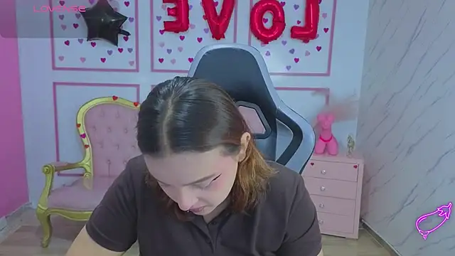 mia foster t online show from 04/02/26, 01:09