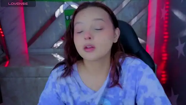 mia foster t online show from 07/01/26, 02:07