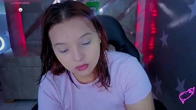 mia foster t online show from 07/10/26, 12:52