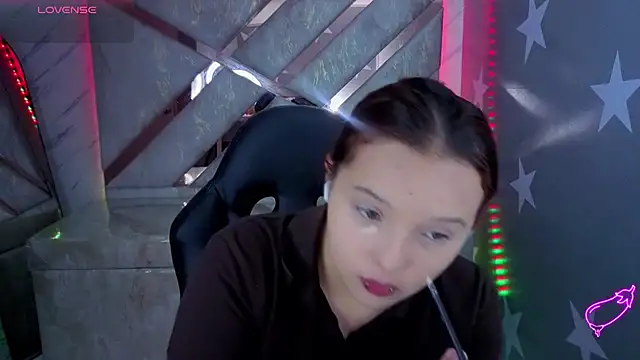 mia foster t online show from 07/19/26, 01:37