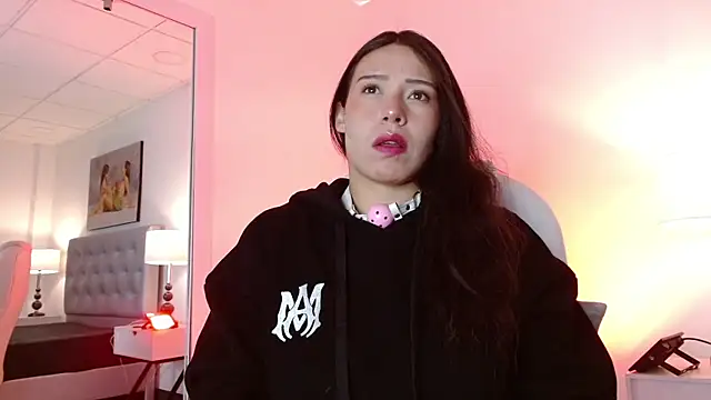 Snapshot of Mariaaam_ chatting on 10/10/25, 11:42 Mariaaam online show from 10/10/25, 11:42