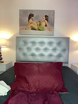 Snapshot of Mariaaam_ chatting on 10/18/25, 12:39 Mariaaam online show from 10/18/25, 12:39