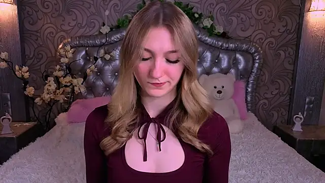 AngelAnabelle online show from 04/22/26, 01:56