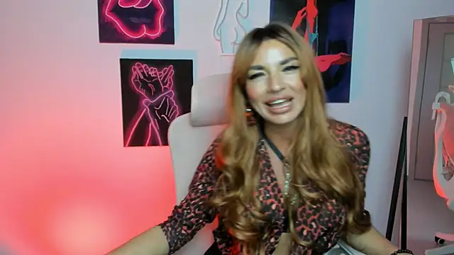 Snapshot of Queen_Violetta_ chatting on 10/02/25, 05:42 Queen Violetta online show from 10/02/25, 05:42
