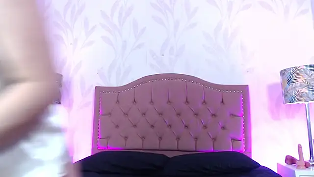 IssisLancaster online show from 10/26/25, 01:50