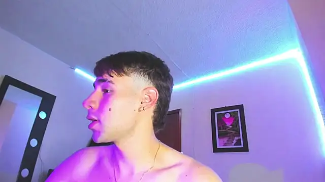 PapiNoha online show from 11/07/25, 04:23