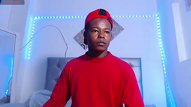 Snapshot of Dark_stallionX chatting on 10/28/25, 06:32 Dark stallionX online show from 10/28/25, 06:32