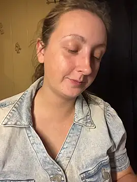 allnaturalmermaid online show from 11/19/25, 08:53