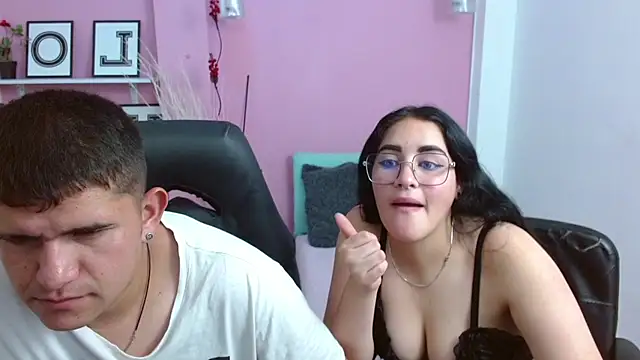 Snapshot of Eric_and_Alisson chatting on 10/18/25, 06:52 Eric and Alisson online show from 10/18/25, 06:52