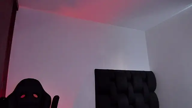 Snapshot of CHRIS_MORGAN1 chatting on 10/16/25, 01:56 CHRIS MORGAN1 online show from 10/16/25, 01:56