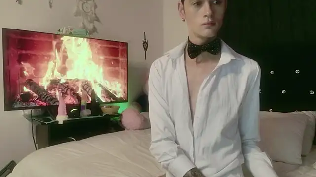 Tyler cat online show from 10/27/25, 12:09