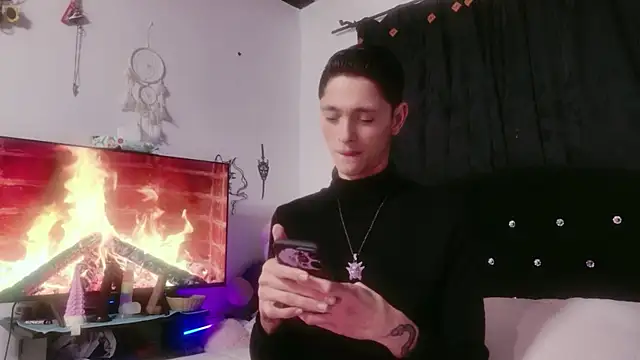 Tyler cat online show from 11/11/25, 01:55