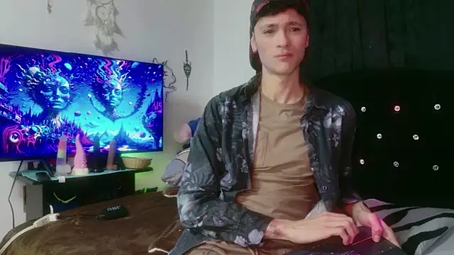 Tyler cat online show from 11/25/25, 12:38