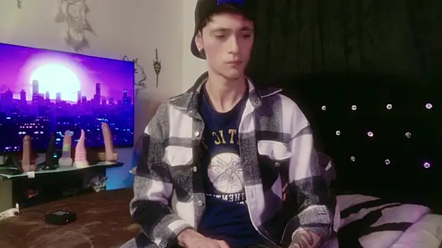 Tyler cat online show from 12/02/25, 03:45