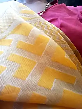 Snapshot of Mona7070 chatting on 10/07/25, 03:58 Mona7070 online show from 10/07/25, 03:58