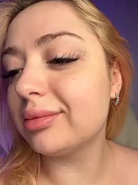 KellyMoors online show from 04/23/26, 01:29