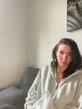 YoungZoexx online show from 12/19/25, 12:12