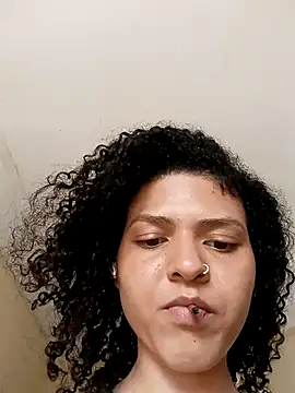 Snapshot of Larissinhamm chatting on 10/12/25, 04:17 Larissinhamm online show from 10/12/25, 04:17
