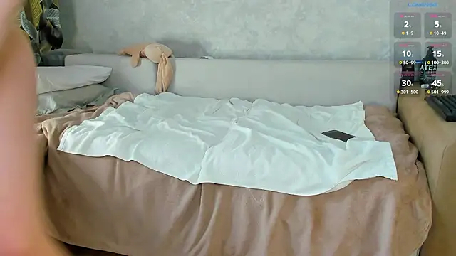 miamiumiu online show from 02/20/26, 05:04