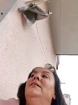 Snapshot of pasajuis chatting on 10/17/25, 01:25 pasajuis online show from 10/17/25, 01:25