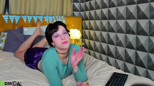 Sara Frayer online show from 10/05/25, 01:04