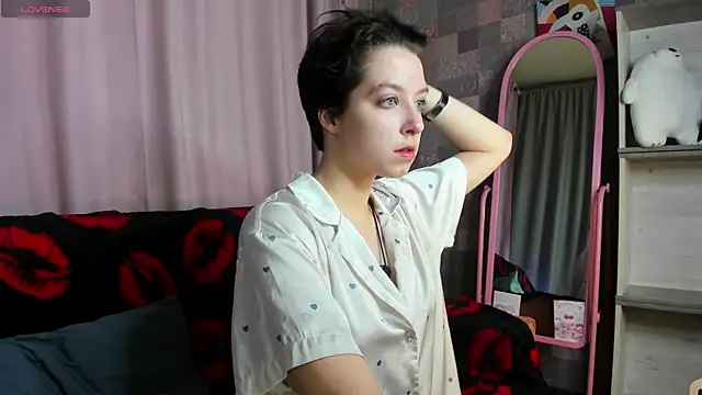 Sara Frayer online show from 11/27/25, 01:18